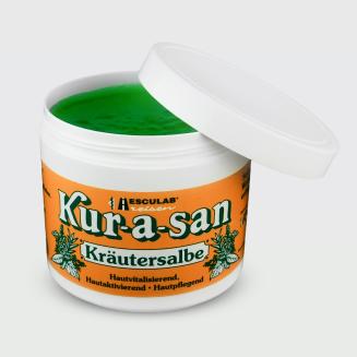 Bylinn&aacute; masť Kur-a-san 500ml. Ide&aacute;lna pre regener&aacute;ciu po fyzickej n&aacute;mahe aj na každodenn&uacute; starostlivosť o nam&aacute;han&eacute; partie tela.