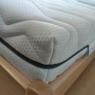 Slovensk&yacute; matrac DREAM &ndash; stabiln&yacute;, hygienick&yacute; a pohodln&yacute; matrac pre deti aj dospel&yacute;ch, ide&aacute;lny na každodenn&yacute; sp&aacute;nok.