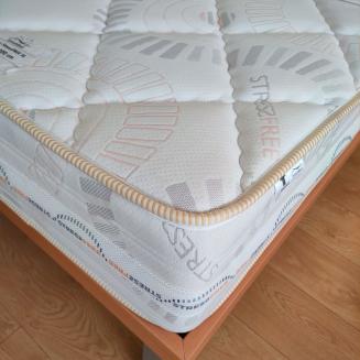 Ortopedick&yacute; matrac StressFree L s pam&auml;ťovou penou memoDreamPUR a poťahom, ktor&yacute; uvoľňuje nap&auml;tie a stres.