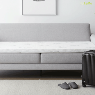 Vrchn&yacute; matrac Topper Aloe Vera  jemn&yacute;, priedu&scaron;n&yacute; a hypoalerg&eacute;nny topper, ktor&yacute; regeneruje pokožku a zlep&scaron;uje hygienu sp&aacute;nku.