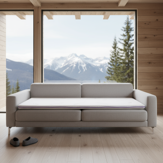 Pam&auml;ťov&yacute; vrchn&yacute; matrac Lema Levanduľa, ktor&yacute; zmen&iacute; gauč či posteľ na m&auml;kk&eacute; a voňav&eacute; l&ocirc;žko pre dokonal&yacute; oddych a relax.