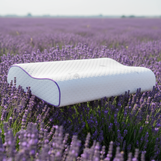 Anatomick&yacute; vank&uacute;&scaron; Lema Levanduľa s dvoma v&yacute;&scaron;kami a levanduľov&yacute;m poťahom pre uvoľnenie krku, regener&aacute;ciu a pokojn&yacute; sp&aacute;nok.