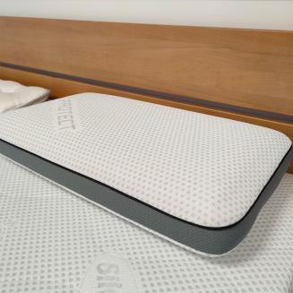 Slovensk&yacute; ortopedick&yacute; vank&uacute;&scaron; STAR navrhnut&yacute; pre maxim&aacute;lnu oporu krčnej chrbtice počas sp&aacute;nku na chrbte alebo na boku.