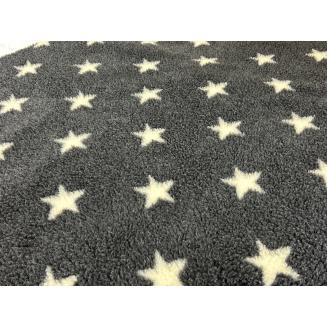 Detail jemnej &scaron;trukt&uacute;ry merino vlny na deke Star &ndash; pr&iacute;rodn&aacute;, m&auml;kk&aacute; a hypoalerg&eacute;nna vlna s vysokou hrejivosťou.